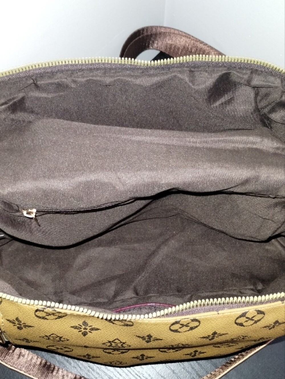 Logo-Print Shoulder/Backpack with Pouch - Picture 7 of 16